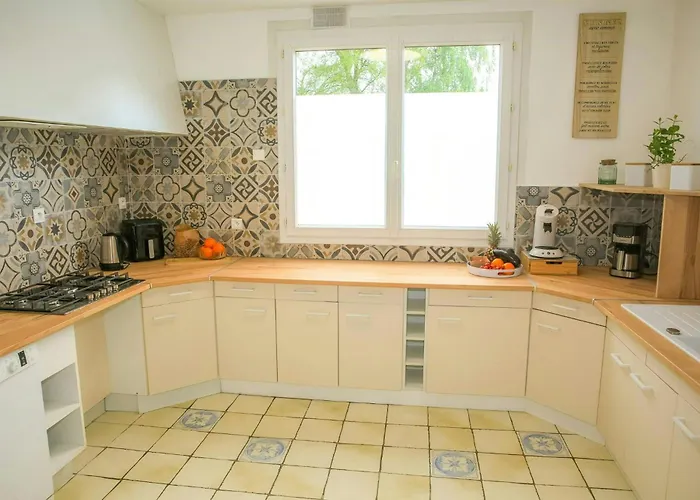 Former 1909 Family-friendly Station In Normandy Holiday home Forges-les-Eaux