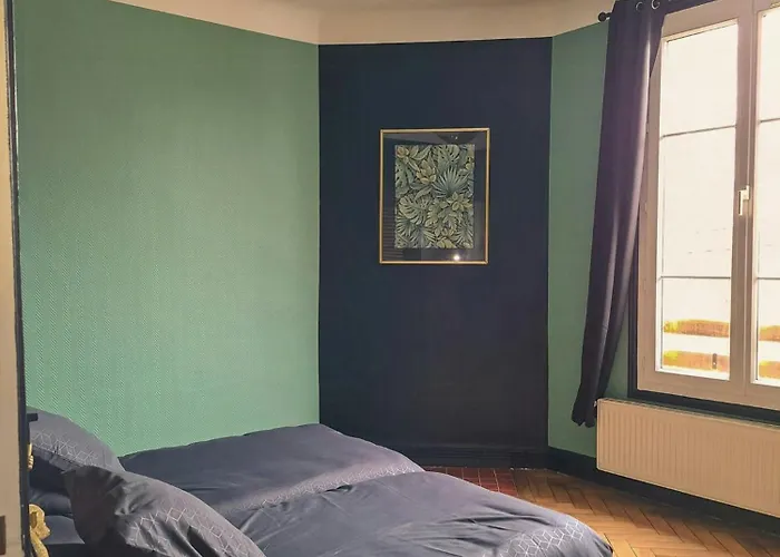 Holiday home Former 1909 Family-friendly Station In Normandy Forges-les-Eaux