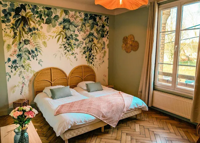 Former 1909 Family-friendly Station In Normandy * Forges-les-Eaux